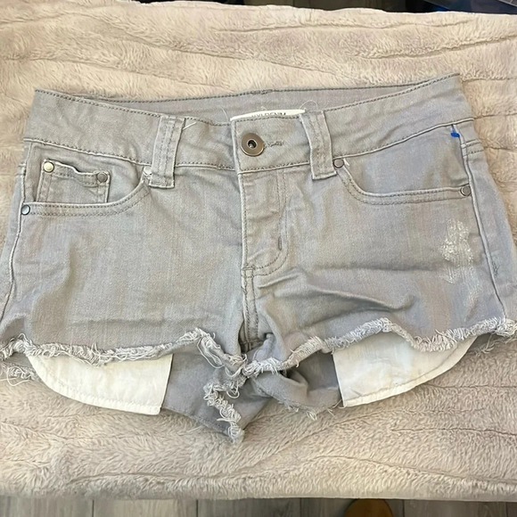 Forever 21 Denim Shorts - Picture 1 of 4